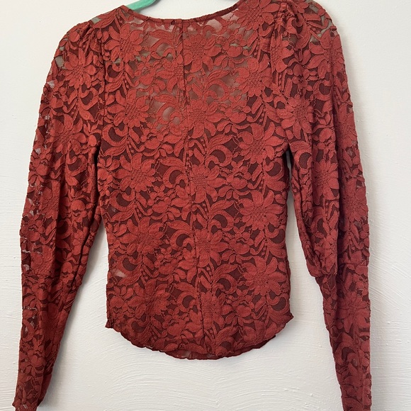 Puff shoulder long sleeve - Picture 1 of 3